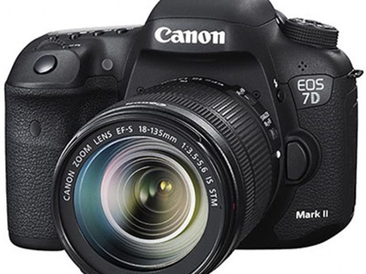 Appareil photo Canon eos 7d mark II avec objectif 18-135mm